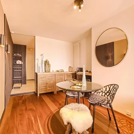 Vakantiehuis Romantic Coastal Getaway In *